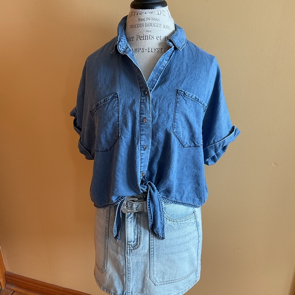 dd77 Tops - DD77 Light Blue Denim Front Tye Shirt.  Size L